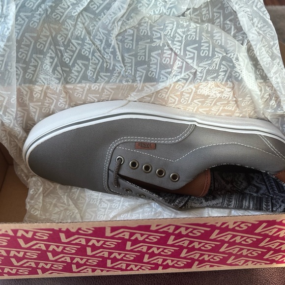 Vans Men’s - Picture 2 of 10